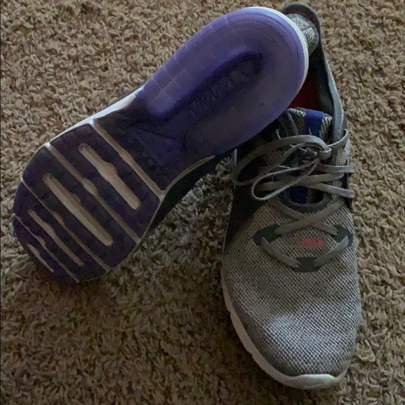 Shoes - Picture 5 of 5